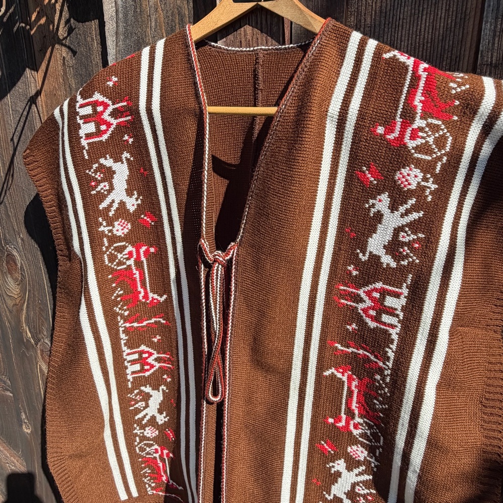 Vintage 70s Horse Buggy Print Brown Poncho Sweater